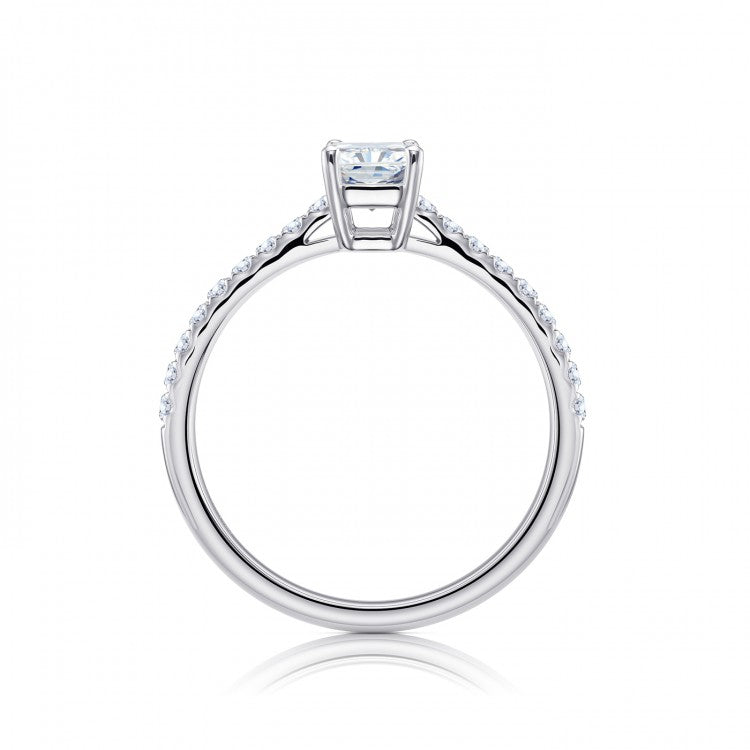 Anillo de Diamante talla Radiant con Brillantes